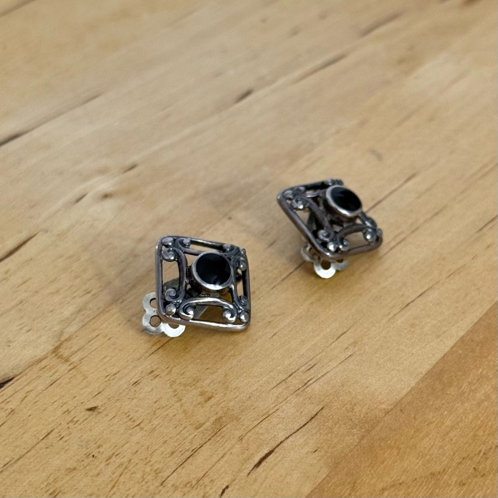 Vintage Diamond Shape Black Onyx Clip On Silver Earrings Rennaisance Victorian - Picture 3 of 8